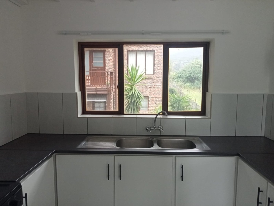 To Let 3 Bedroom Property for Rent in Heatherlands Western Cape